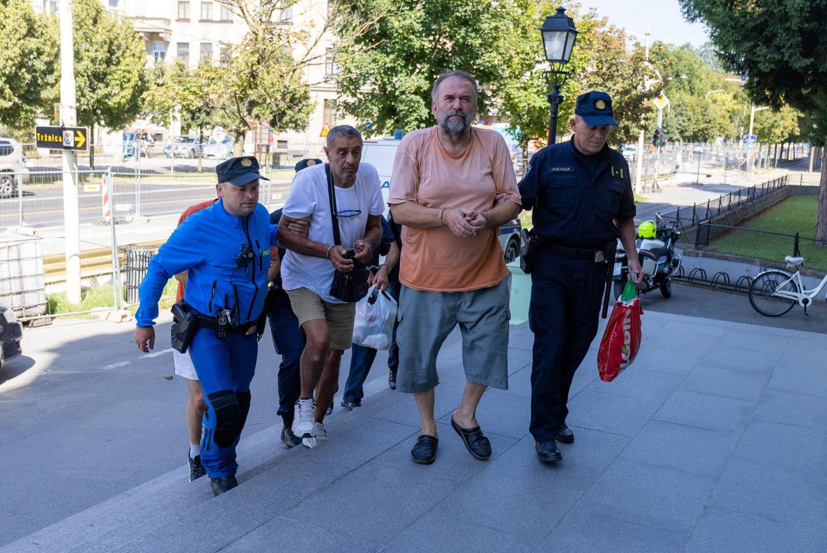 11.07.2024., Osijek - Zupanijski sud, Privodjenje petorice uhicenih, osumnjicenih za ratni zlocin sucu istrage. Photo: Davor Javorovic/PIXSELL