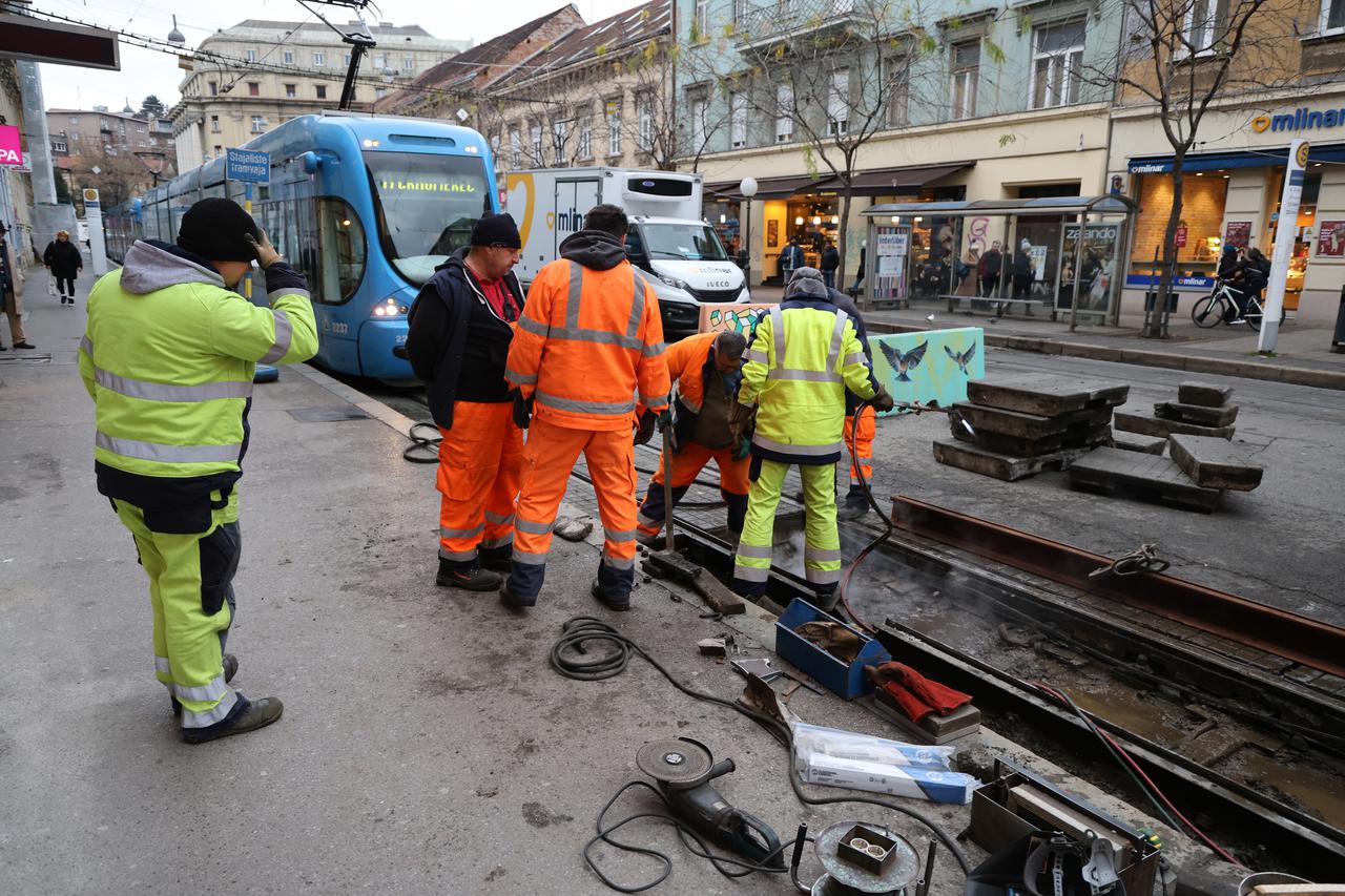 Zagreb: Zastoj tramvaja u Draškovićevoj ulici zbog puknuća tračnica