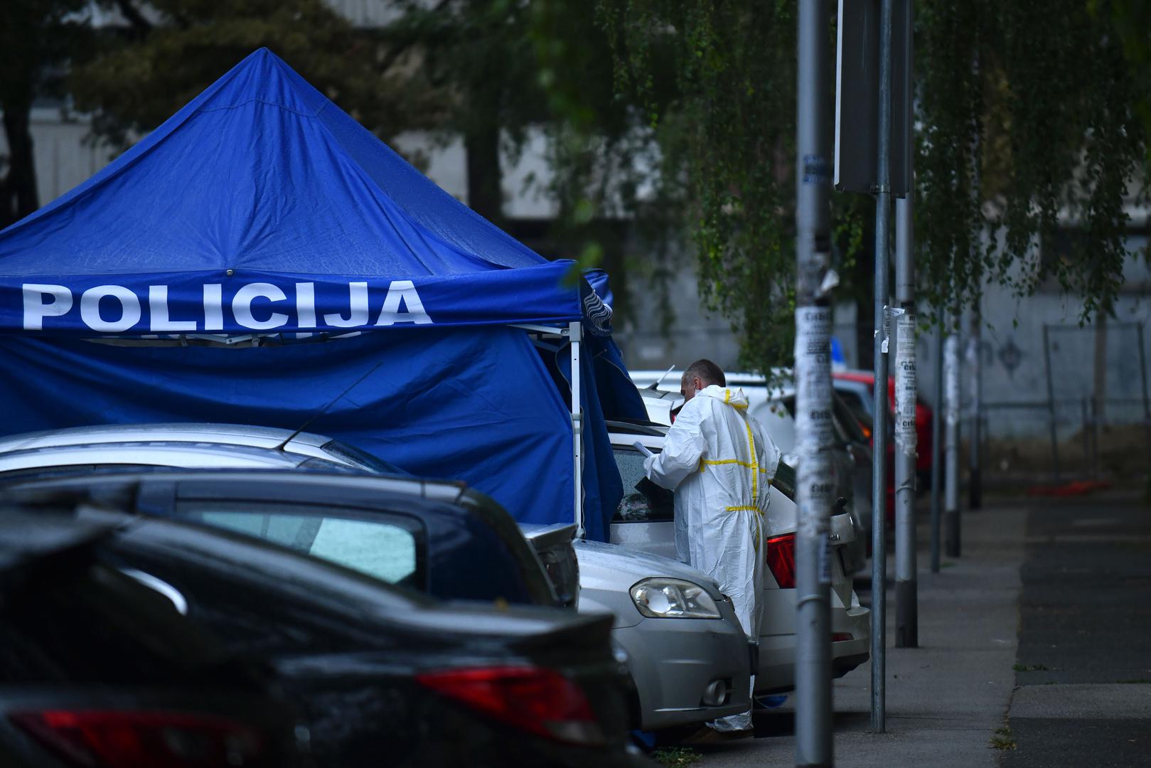 05.09.2024., Zagreb - U stambenoj zgradi u naselju Sopot u Novom Zagrebu policija je pronasla tijelo zenske osobe te je prema dosad utvrdjenim informacijama smrt posljedica kaznenog djela. Nedaleko mjesta dogadjaja u osobnom vozilu pronadjeno je tijelo muskarca koji je najvjerojatnije pocinio samoubojstvo a dovodi se u vezu s ubojstvom zenske osobe.     Photo: Josip Mikacic/PIXSELL