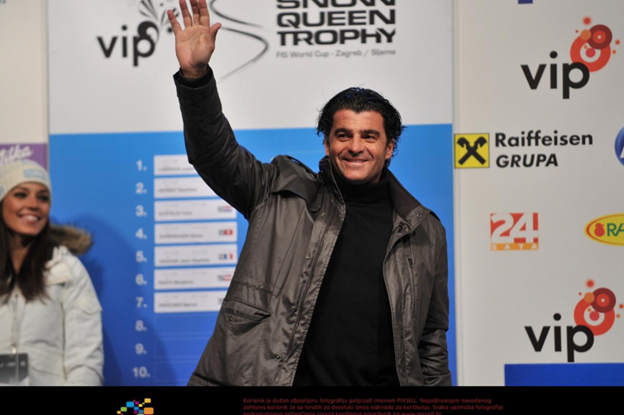 '05.01.2011.., Hrvatska, Zagreb - Javno izvlacenje startnih brojeva za muski Vip Snow Queen Trophy slalom Audi FIS Svjetskog kupa na trgu Bana Josipa Jelacica. Alberto Tomba. Photo: Antonio Bronic/PIX