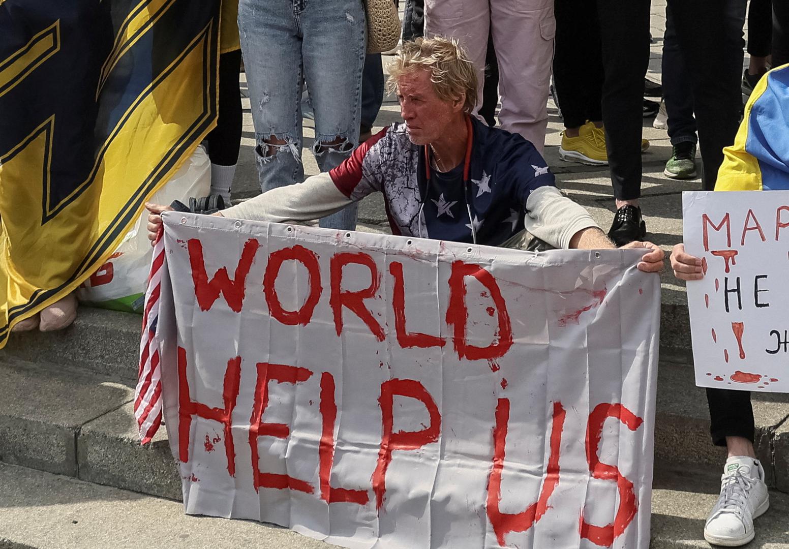 FILE PHOTO: Ryan W. Routh, a suspect identified by news organizations, as the FBI investigates what they said was an apparent assassination attempt in Florida on Republican presidential nominee and former U.S. President Donald Trump, is seen during a rally demanding international leaders to organise a humanitarian corridor for evacuation of Ukrainian military and civilians from Mariupol, amid Russia's invasion of Ukraine, in central Kyiv, Ukraine May 3, 2022. REUTERS/Gleb Garanich/File Photo Photo: GLEB GARANICH/REUTERS