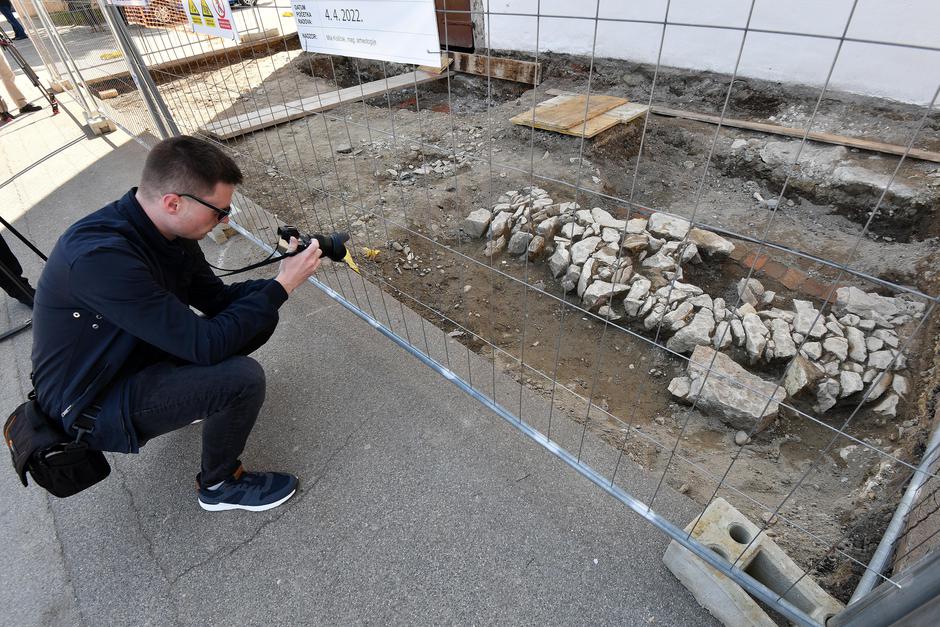 Varaždin: Otkriveno arheološko nalazište prilikom izvođenja radova uz Lisakovu kulu