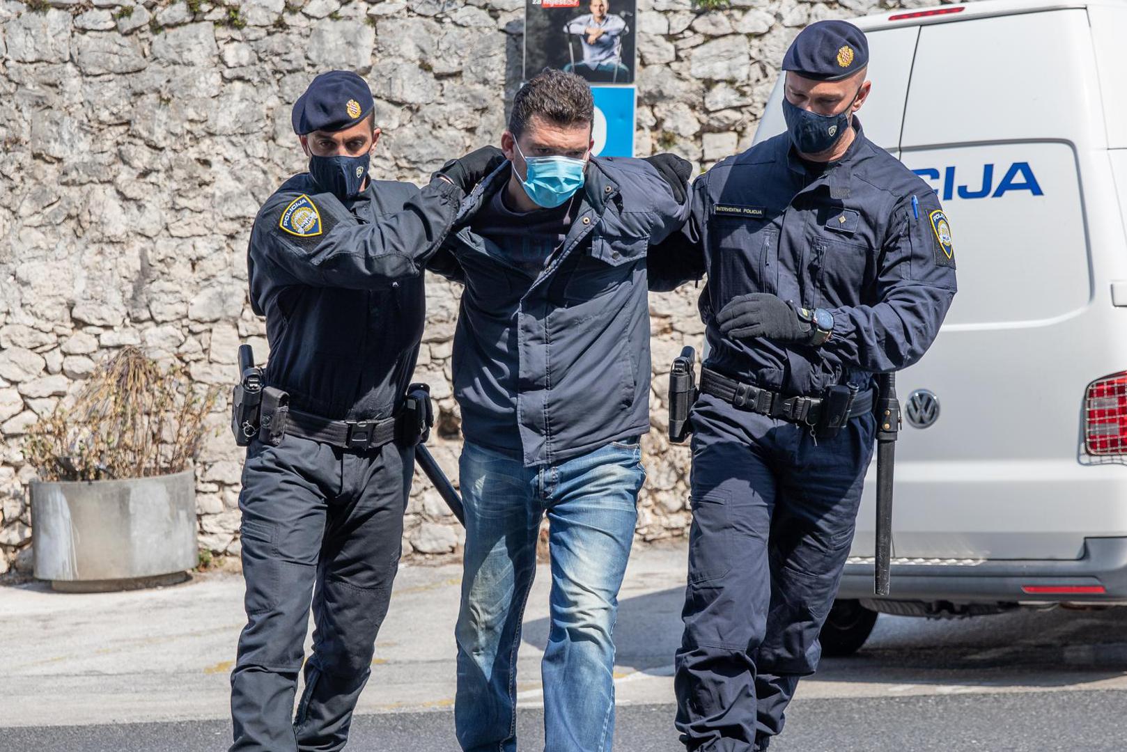 26.03.2022., Dubrovacki sud, Dubrovnik - Privodjenje Milenka Radulovica, osumnjicenog za dvostruko ubojstvo u Plocama.
 Photo: Grgo Jelavic/PIXSELL