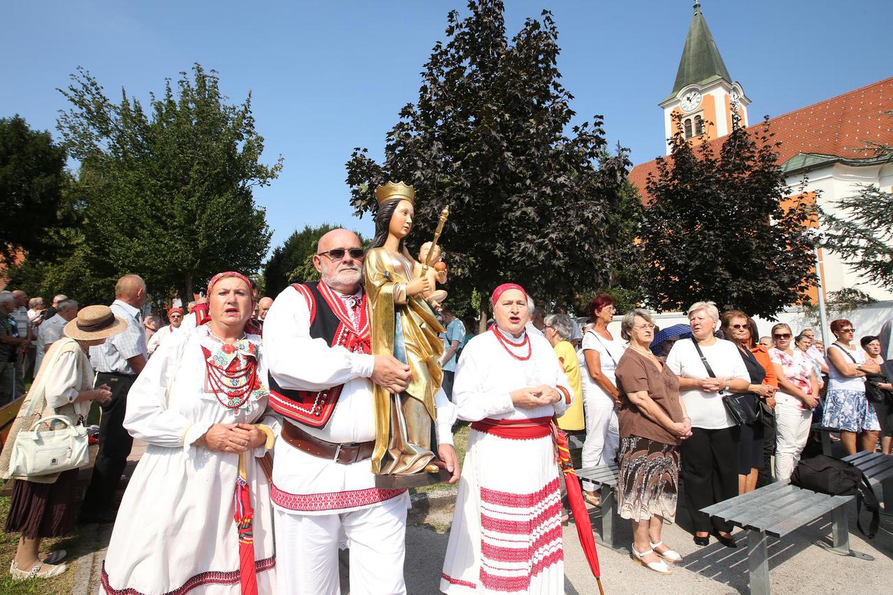 Zagreb: Vjernici u Stenjevcu proslavili blagdan Male Gospe