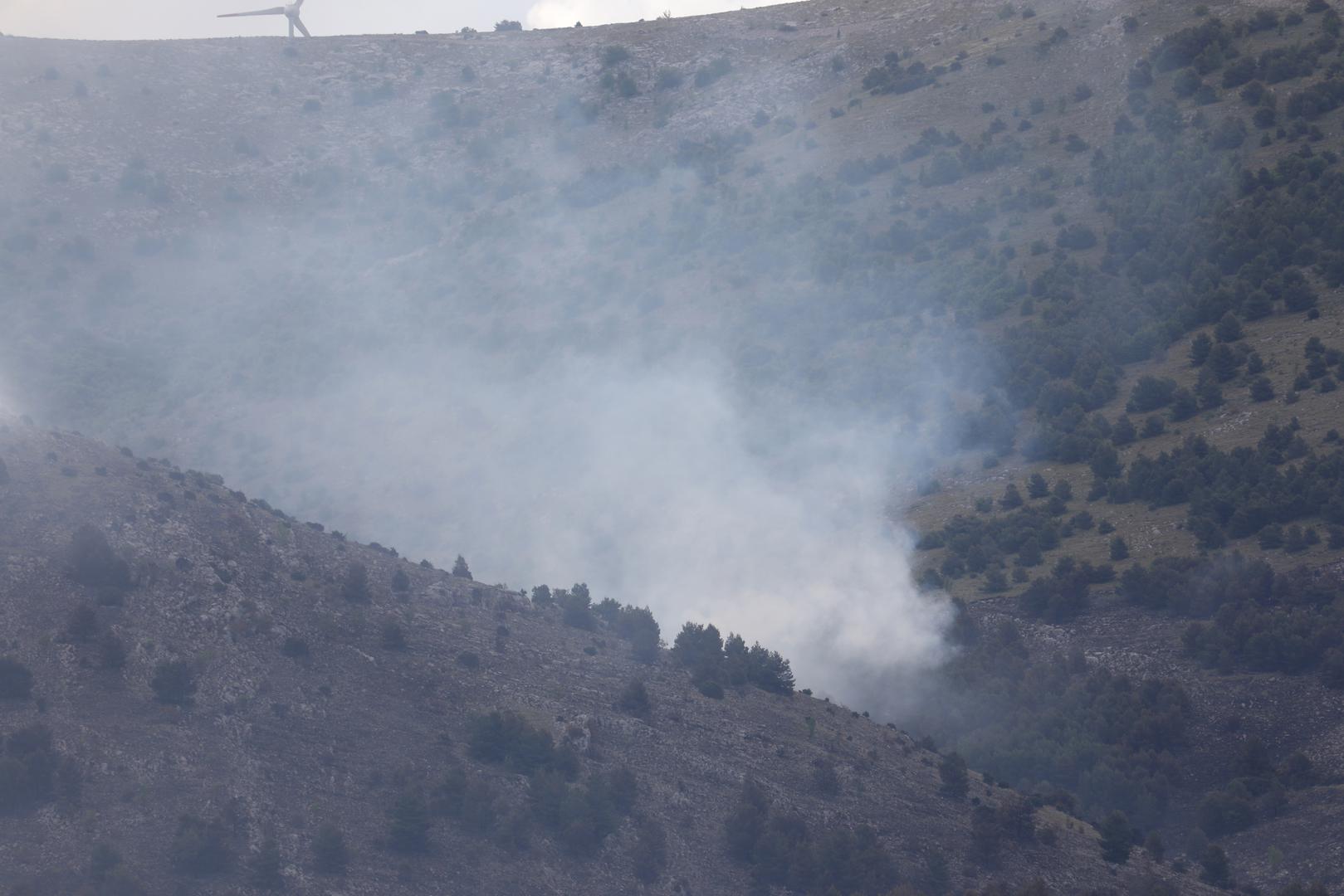 22.04.2024., Vrpolje - Pozar na nepristupacnom terenu izmedju Vrpolja i Grebastice. Photo: Dusko Jaramaz/PIXSELL