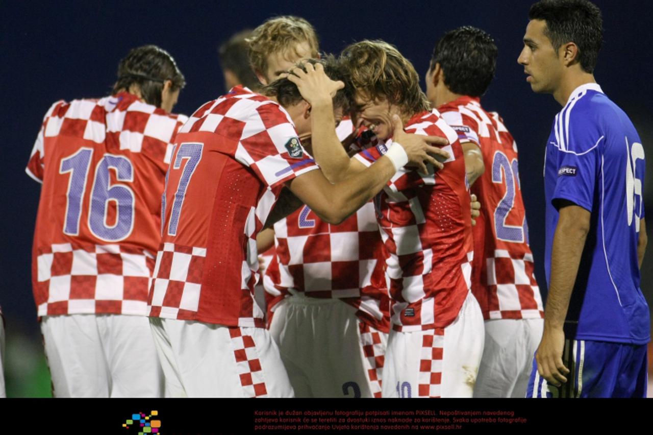 '06.09.2011., stadion u Maksimiru, Zagreb - Kvalifikacije za EP 2012., Hrvatska - Izrael.  Slavlje, Luka Modric, Mario Mandzukic Photo: Slavko Midzor/PIXSELL'