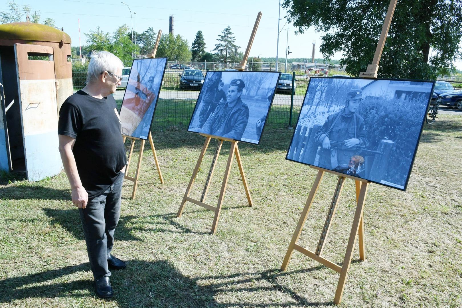 03.09.2021., Sisak - Povodom Dana branitelja grada Siska u bivsoj vojarni Barutana odrzana je svecana akademija i dodijela Plaketa Marijan Celjak - junak obrane grada Siska u Domovinskom ratu te je otvorena izlozba fotografija Mladena Knezevica-Gipsa.
Photo: Nikola Cutuk/PIXSELL