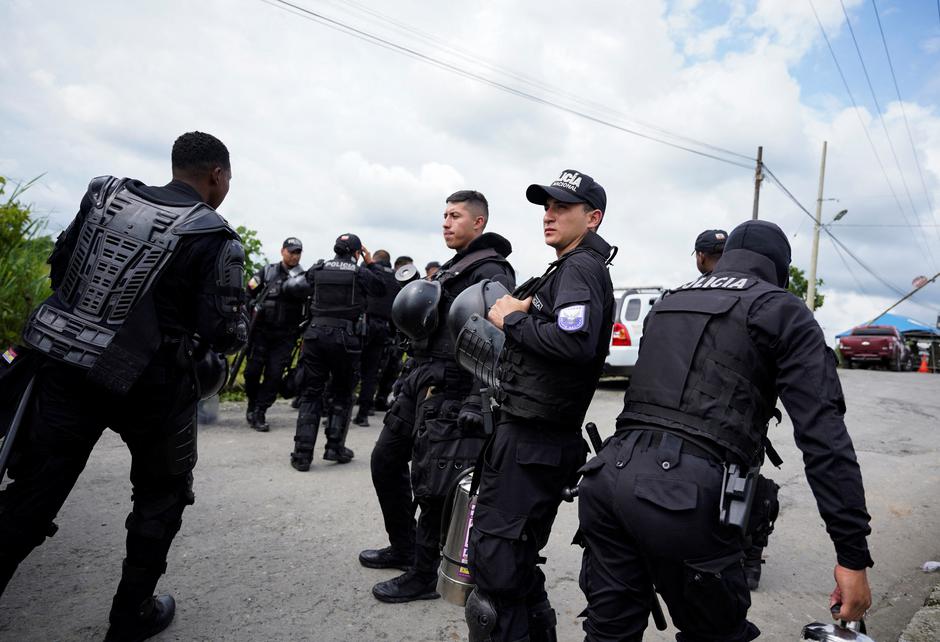 Authorities in Ecuador recapture escaped inmates after prison riot