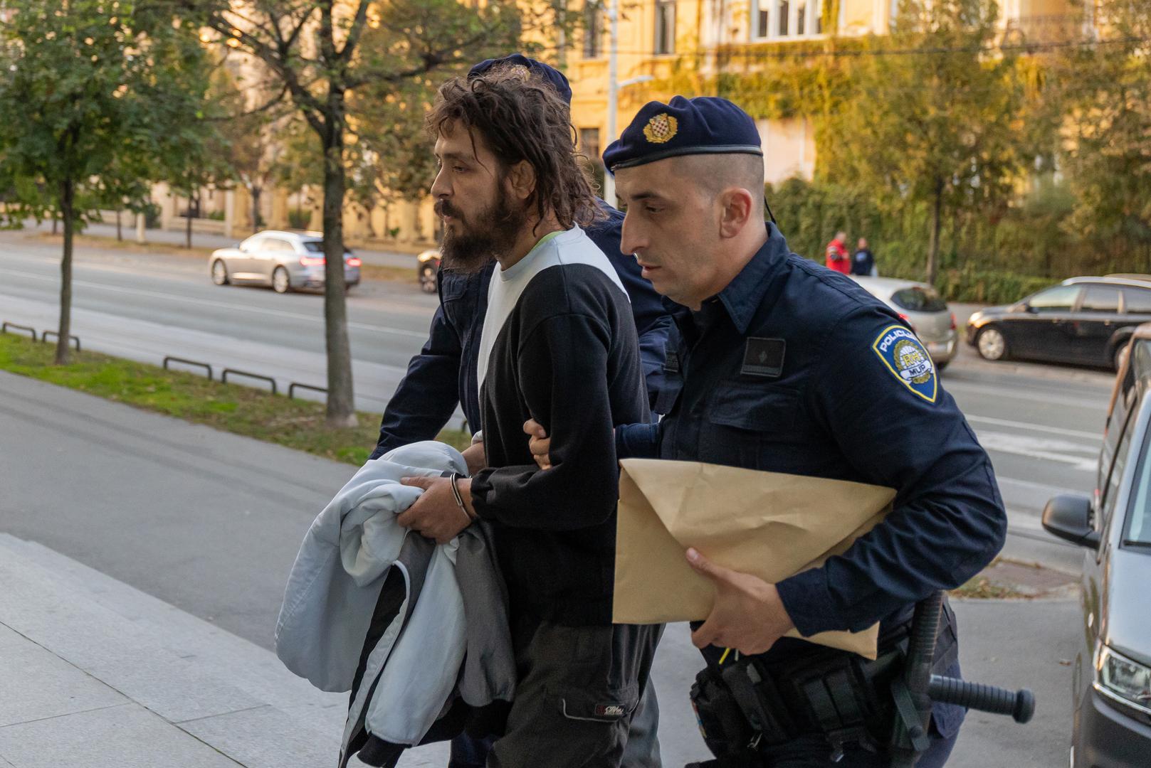 18.10.2023., Osijek - Privodjenje na Zupanijski sud troje osumnjicenih za ubojstvo, koje se dogodilo jucer u Zupanijskoj ulici. Photo: Davor Javorovic/PIXSELL