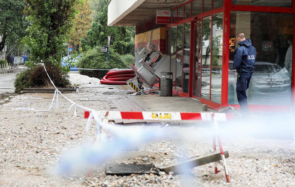 Zagreb: U Ulici Milke Trnine raznesen bankomat 