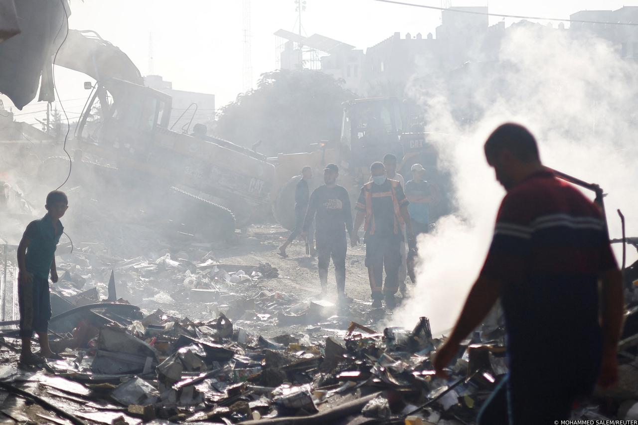 Israeli soldiers take part in ground operations at a location given as Gaza