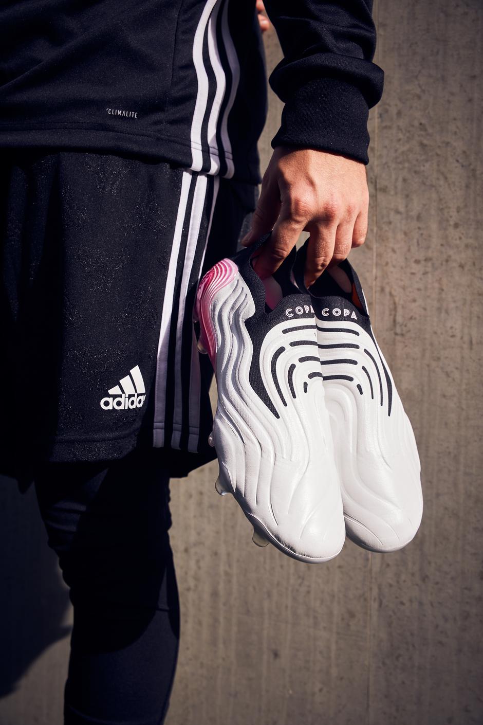 adidas SUPERSPECTRAL