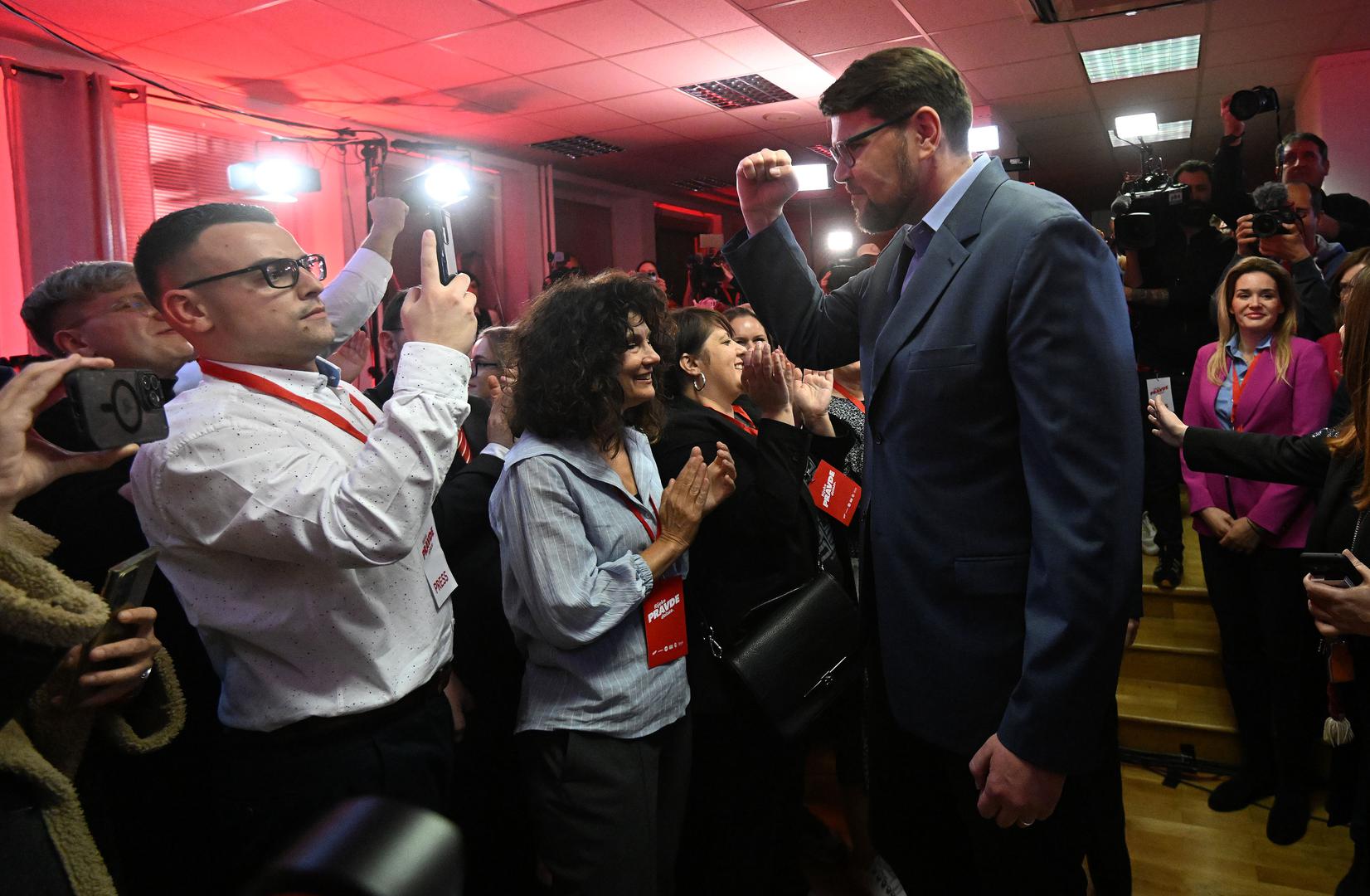 17.04.2024., Zagreb - Docek izbornih rezultata za Hrvatski saboru u stozeru koalicije Rijeke pravde koju cine Socijaldemokratska partija Hrvatske (SDP), Centar, Hrvatska seljacka stranka (HSS), "Dalija Oreskovic i ljudi s imenom i prezimenom", Narodna stranka Reformisti i Gradjansko-liberalni savez (GLAS) u prostorijama SDP-a na Trgu Drage Iblera.  Pedja Grbin Photo: Marko Lukunic/PIXSELL