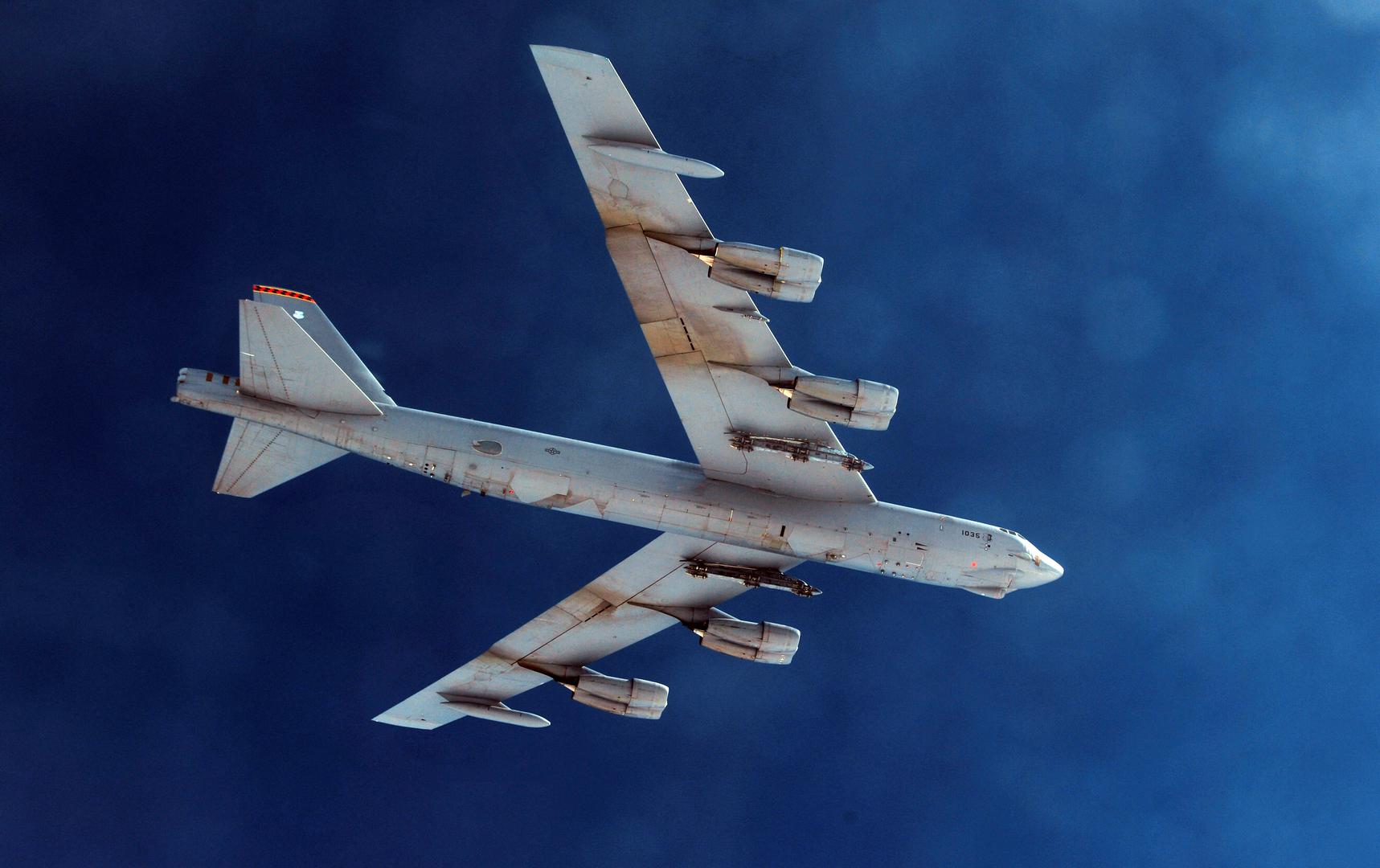 Zračna baza Minot nalazi se blizu grada Minota u Sjevernoj Dakoti. Tamo se nalazi 5. krilo bombardera, kao i 91. raketno krilo - oba dio Zapovjedništva za globalni udar zračnih snaga. Ove snage koriste se za održavanje i upravljanje bombarderima B-52H.