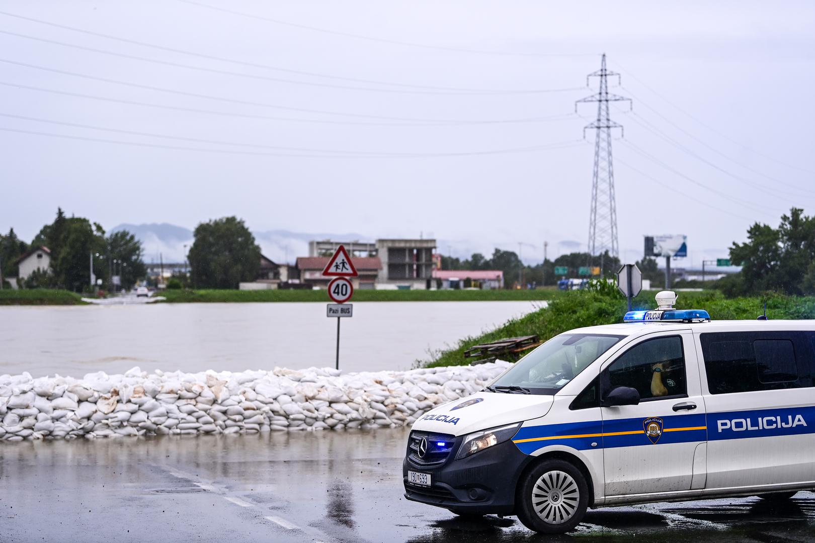 Ono što je "spasilo" Zagreb svakako je oteretni kanal Sava-Odra koji je primio veću količinu vode. U nastavku pogledajte snimke