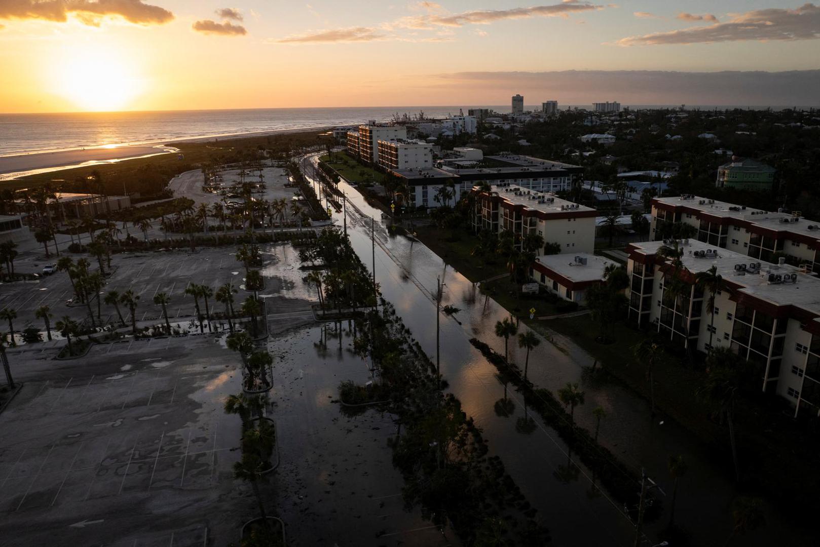 Bilo je najmanje 16 smrtnih slučajeva povezanih s uraganom, citirao je CBS News vlasti Floride.