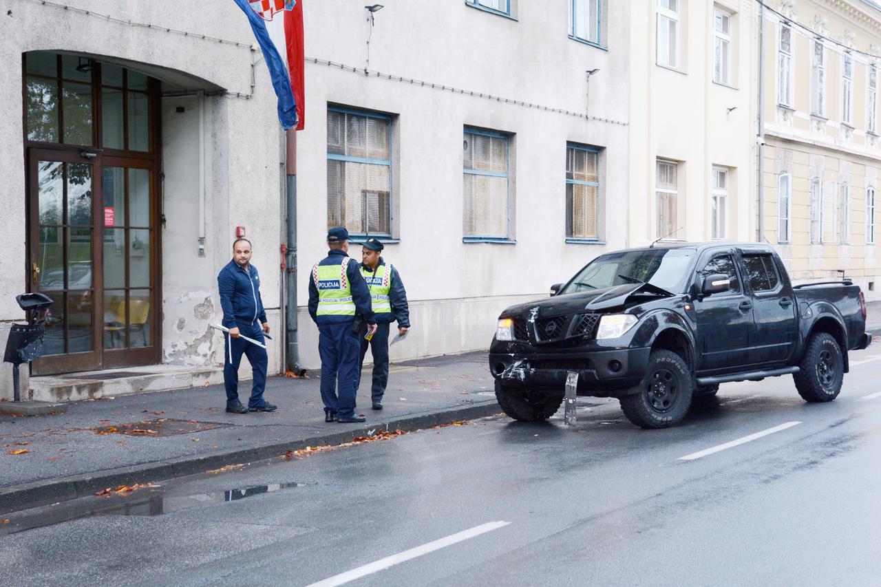 Terencem se zabio u policijsku postaju