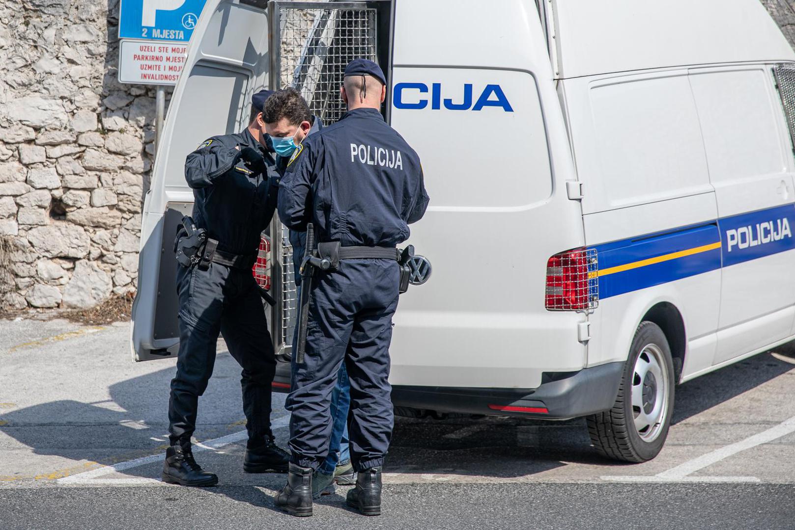 26.03.2022., Dubrovacki sud, Dubrovnik - Privodjenje Milenka Radulovica, osumnjicenog za dvostruko ubojstvo u Plocama.
 Photo: Grgo Jelavic/PIXSELL