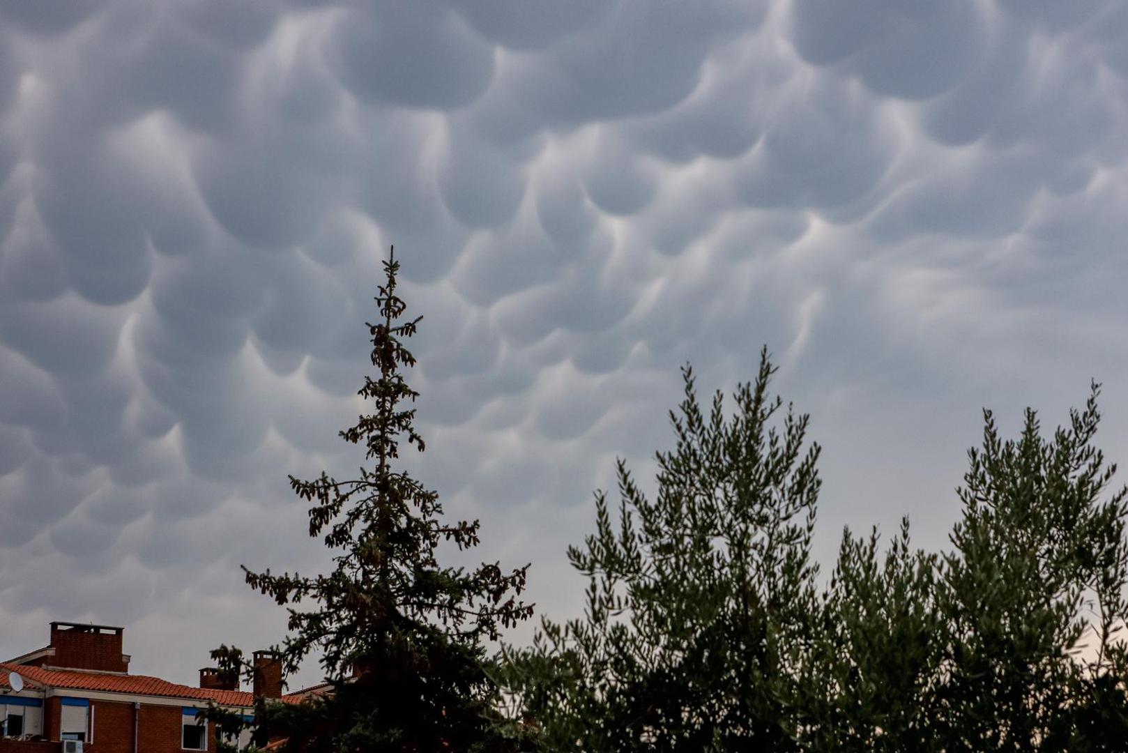 22.07.2023., Zadar  -  Oblaci nad Zadrom Photo: Sime Zelic/PIXSELL