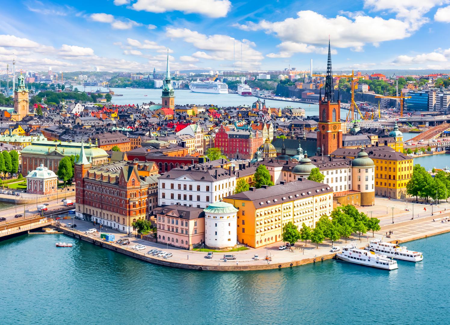 5. Švedska: Švedska je jedna od najgostoljubivijih zemalja u Europi za turiste. Uputite se u Stockholm zbog prekrasne arhitekture i vrhunskih muzeja, a ako biste radije skrenuli s utabanih staza uputite se na otok u arhipelagu
