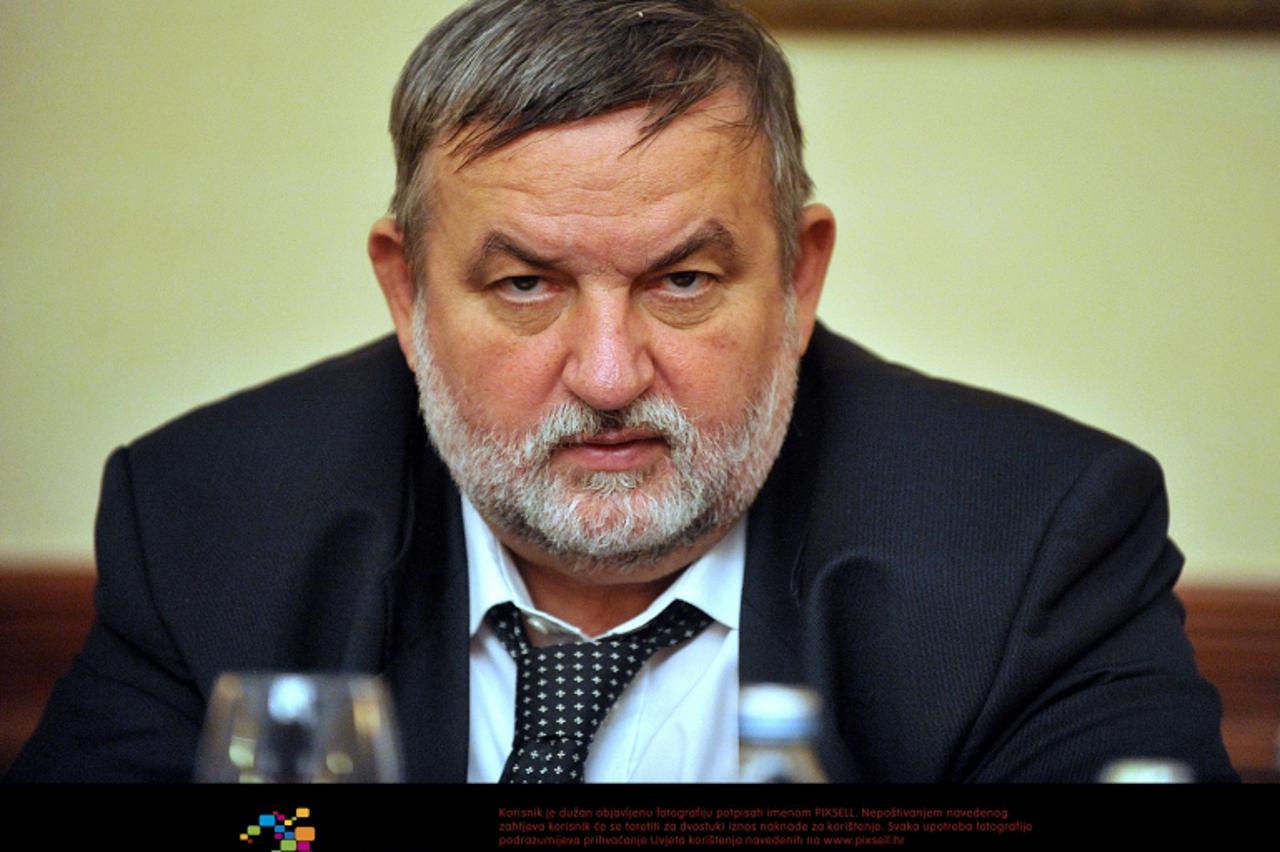 '25.11.2011., Hotel Westin, Zagreb - Tiskovna konferencija CROMA-e, Hrvatske udruge menadzera i poduzetnika povodom dodjele nagrada za menadzera godine 2011. Vladimir Ferdelji.  Photo: Goran Stanzl/PI