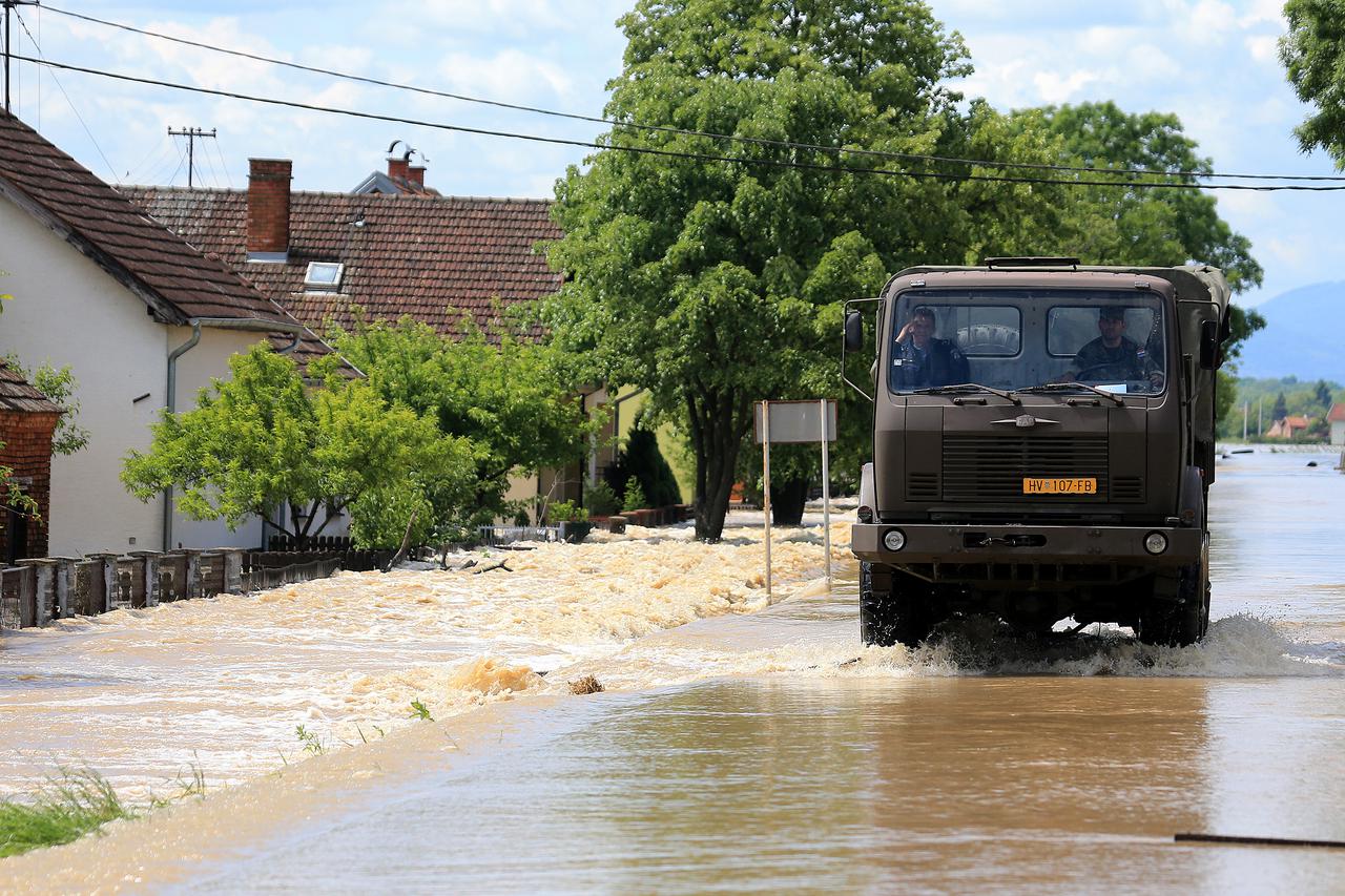 Osma godišnjica katastrofalne poplave nakon puknu?a nasipa u Rajevom Selu