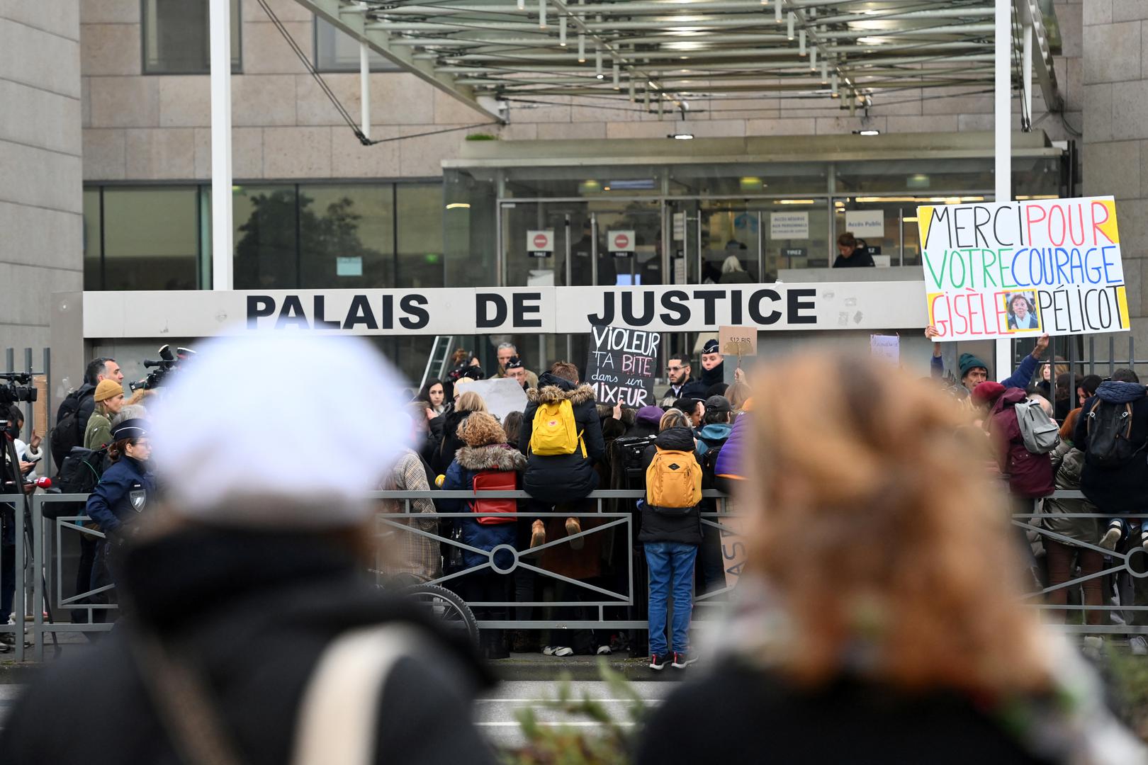 People gather in support of Frenchwoman Gisele Pelicot, the victim of an alleged mass rape orchestrated by her then-husband Dominique Pelicot at their home in the southern French town of Mazan, before the verdict in the trial for Dominique Pelicot and 50 co-accused, in front of the courthouse in Avignon, France, December 19, 2024. The slogan reads " Thank you for your courage Gisele Pelicot".  REUTERS/Alexandre Dimou Photo: ALEXANDRE DIMOU/REUTERS