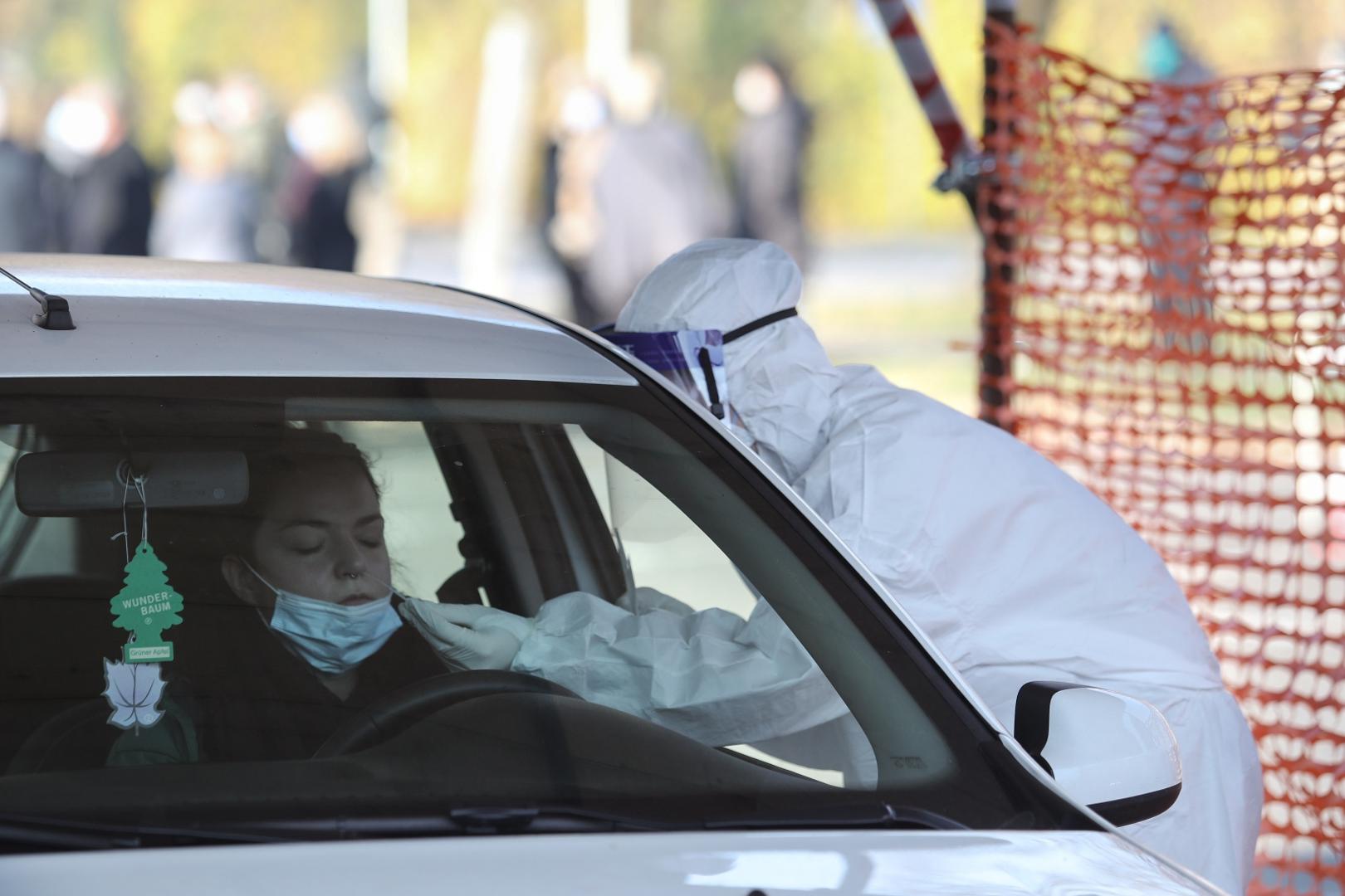 23.11.2020., Zagreb -Od danas su krenula besplatna testiranja na koronu brzim testovima u domovima zdravlja. U Sigetu je testiranju nazocio zagrebacki gradonacelnik Milan Bandic.
Photo: Tomislav Miletic/PIXSELL