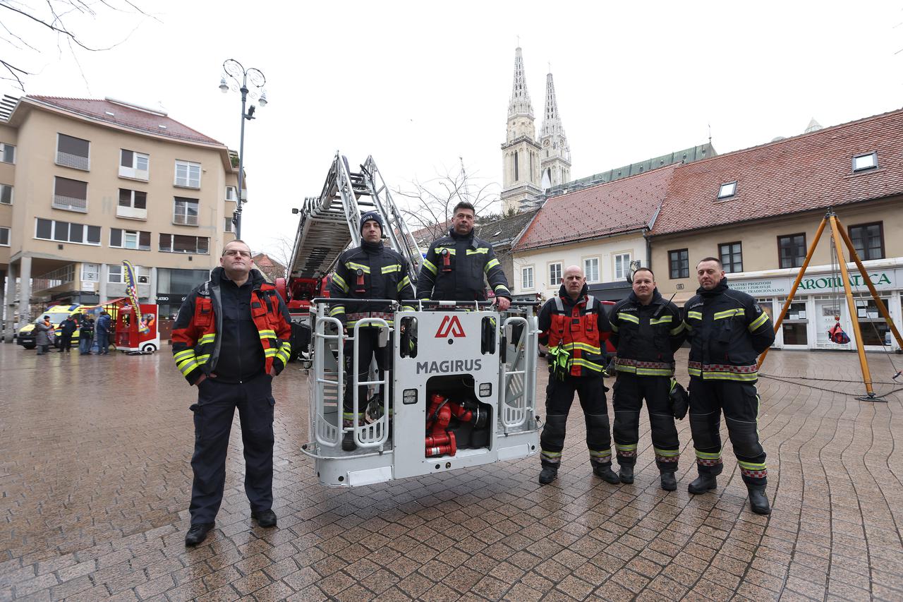 Zagreb: Zamjenik gradonačelnika Luka Korlaet prisustvovao obilježavanju Međunarodnog dana civilne zaštite na Europskom trgu