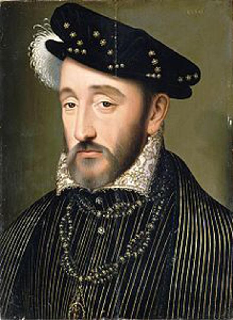 Smrt Henryja II. - Francuski kralj Henry II. umro je 1559. godine kada ga je zapovjednik škotske garde slučajno ranio u viteškom dvoboju. Od posljedica ranjavanja deset dana kasnije je preminuo, a on i supruga bili su tada sponzori Nostradamusa. Prorok je pak predvidio kako će 'mladi lav nadvladati starijega' te da će on preminuti 'okrutnom smrću'. Naime, obojica su u dvoboju imali štitove s lavovima na njima.