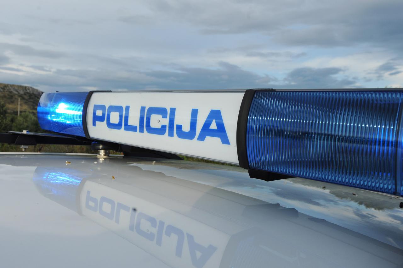 policija