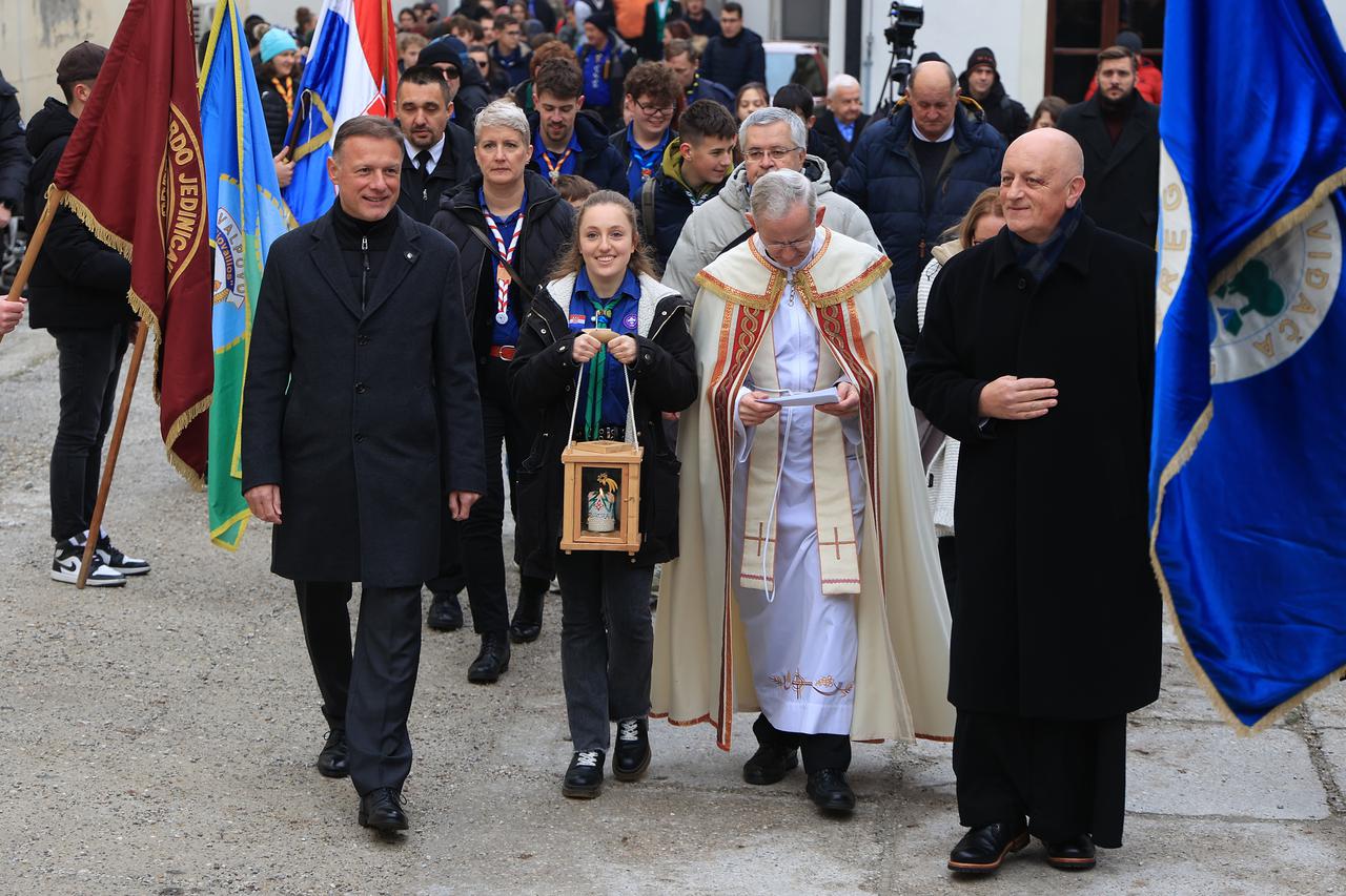 Zagreb: Izviđači donijeli Betlehemsko svijetlo mira u Hrvatsku