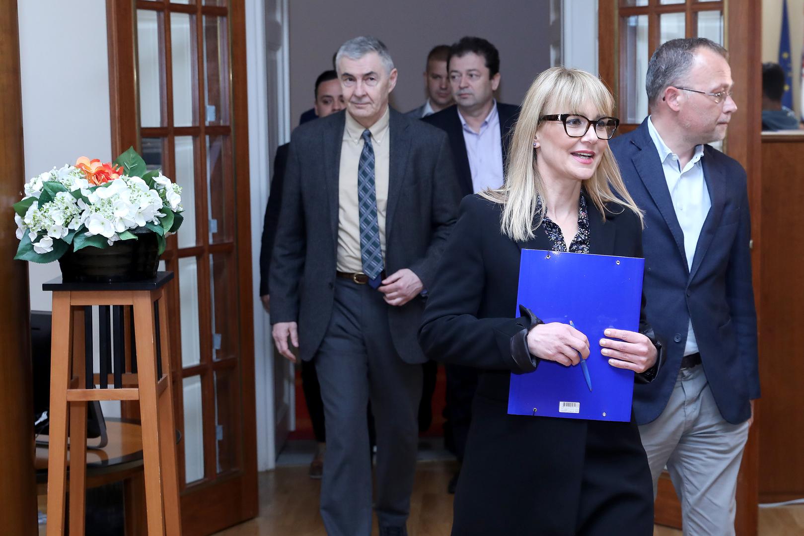 09.04.2019., Zagreb - Neovisni za Hrvatsku predali su u Saboru Drzavnom izbornom povjerenstvu kandidacijske liste za izbor clanova u Europski parlament. Bruna Esih, Zeljko Glasnovic, Zlatko Hasanbegovic.rPhoto: Patrik Macek/PIXSELL