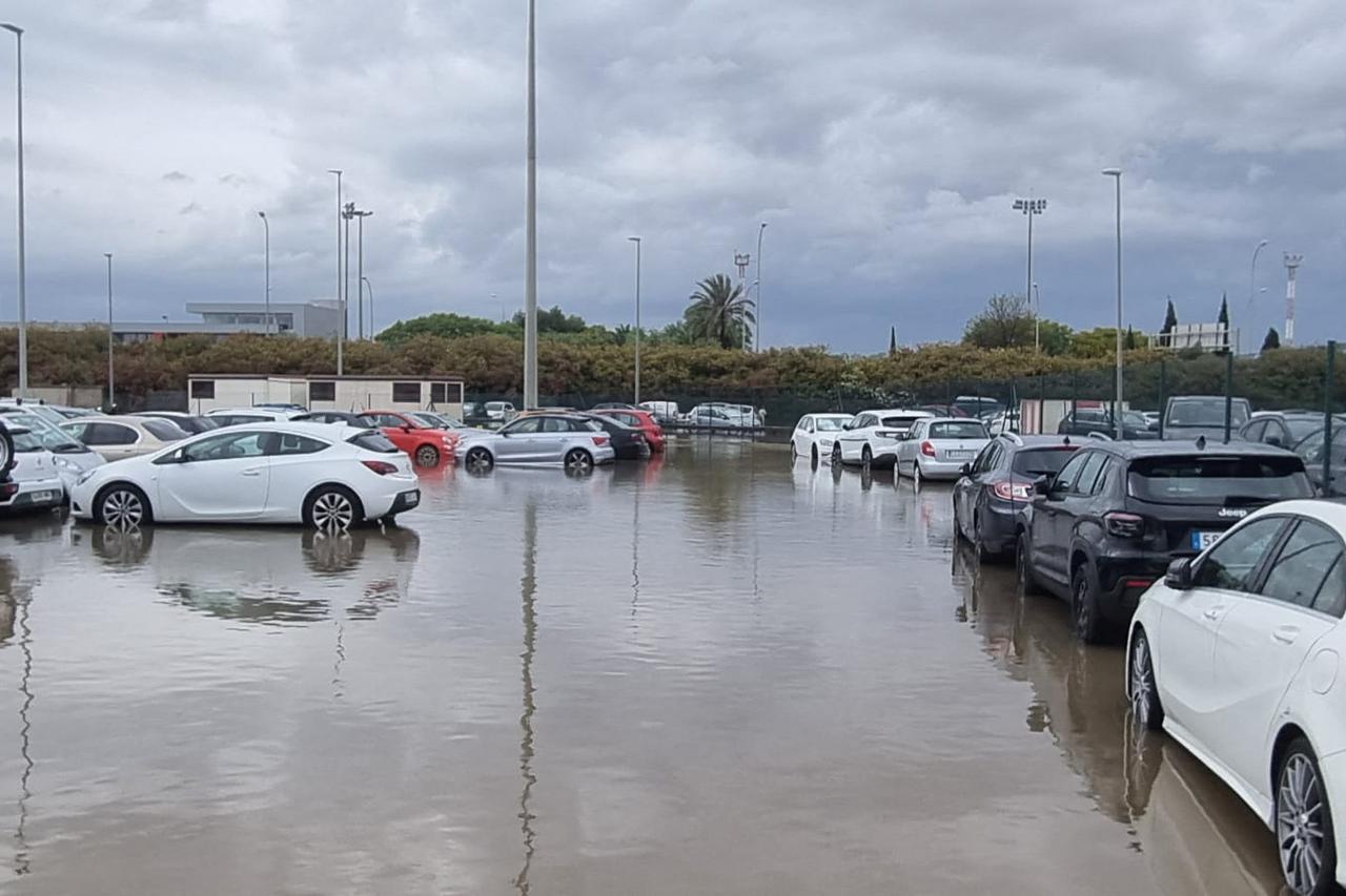 Heavy rains paralyse airport on Spanish island of Mallorca