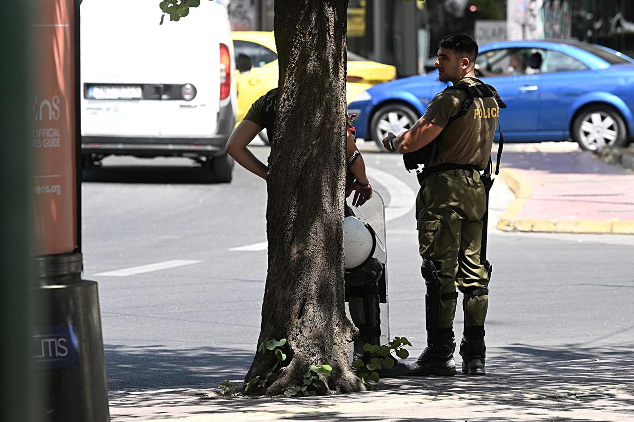 Atena: Jako osiguranje ispred hotela od kuda GNK Dinamo putuje za Zagreb