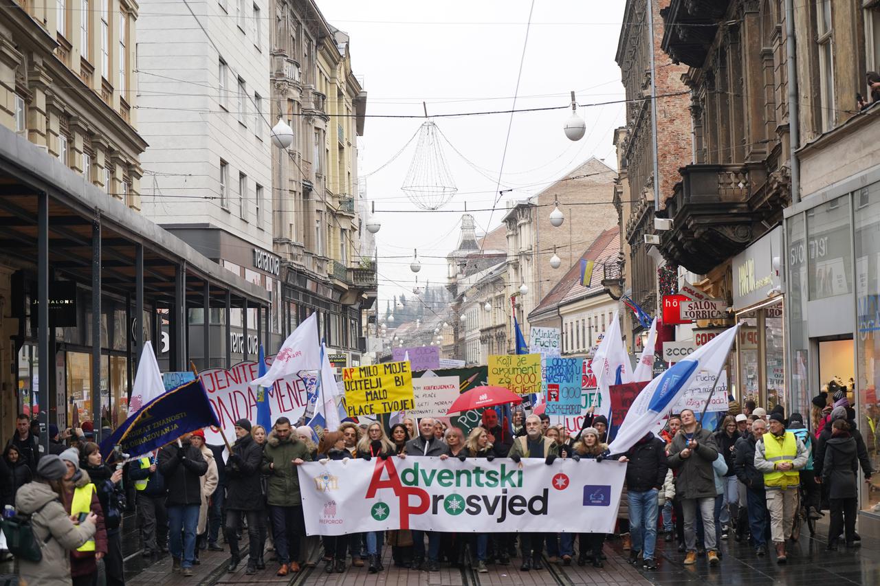 Zagreb: "Adventski prosvjed" prosvjetnih djelatnika