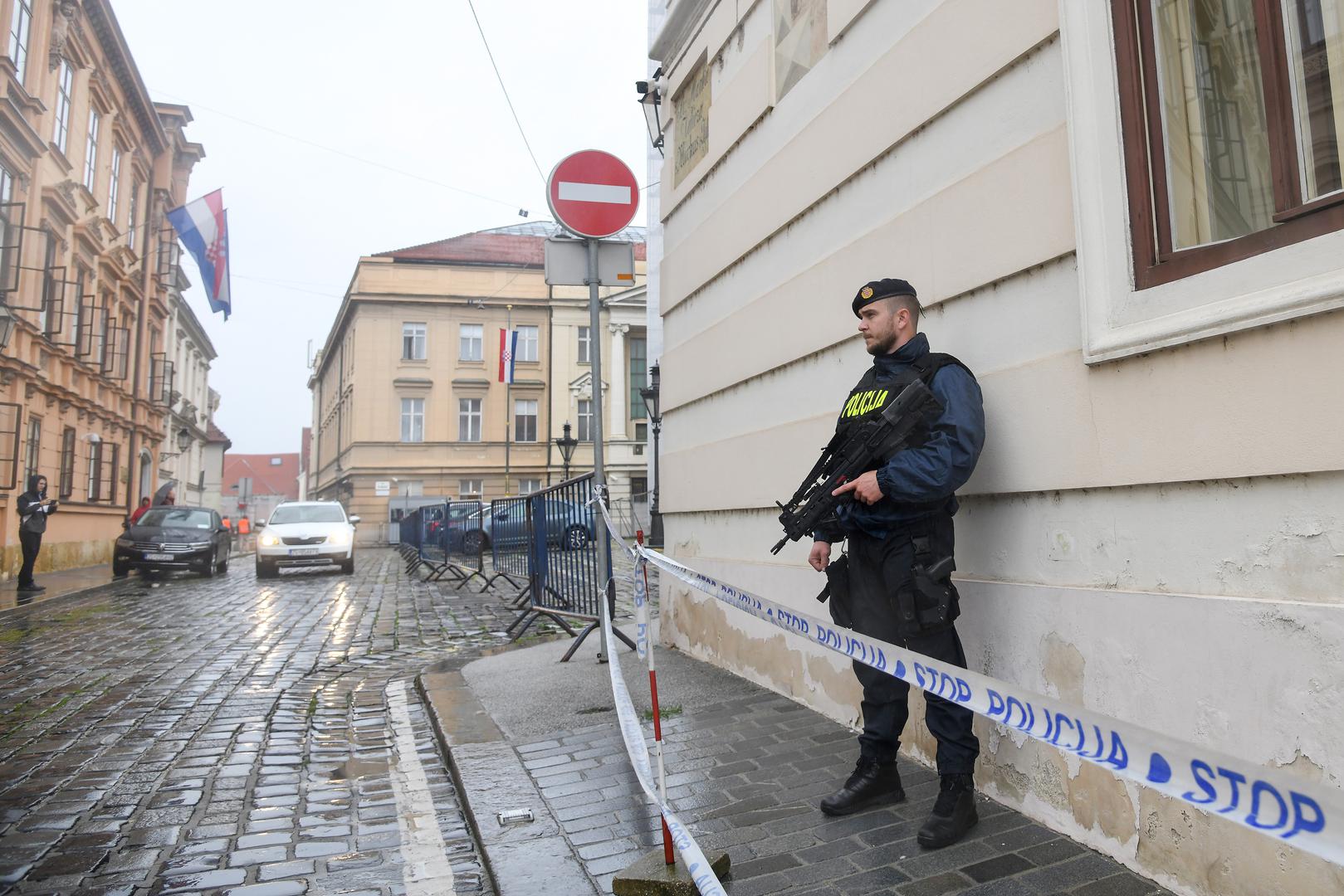 12.05.2023., Zagreb - Interventna policija ispred zgrade Vlade RH na Markovom trgu zbog prijetnji premijeru Andreju Plenkovicu i drugim clanovima Vlade. Photo: Josip Regovic/PIXSELL