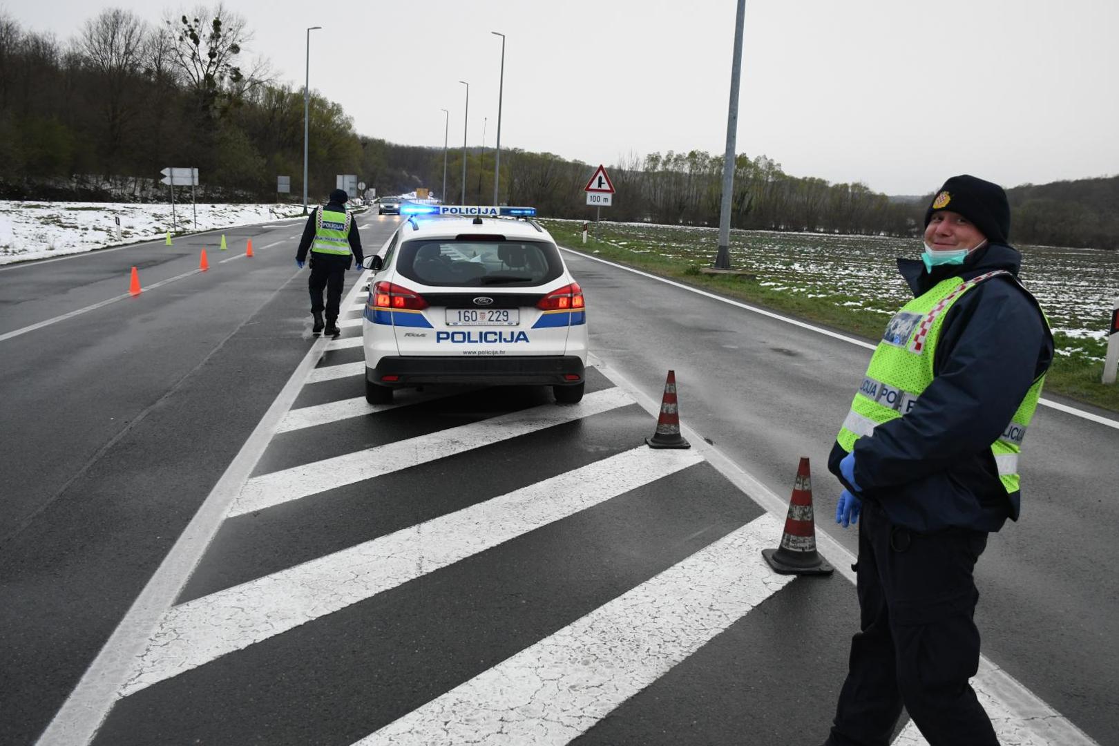 26.03.2020.,Virovitica - Barikade koje je virovitičko-podravski krizni stožer stavio na ulazu iz osjecko-baranjske zupanije
Photo: Damir Spehar/PIXSELL