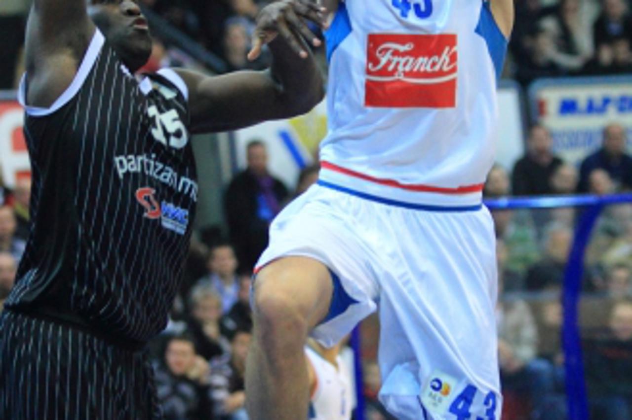 '28.12.2010.,KC Drazen Petrovic,Zagreb - NLB liga, 13. kolo, KK Cibona - KK Partizan.Radosevic Leon Photo: Zeljko Lukunic/PIXSELL'