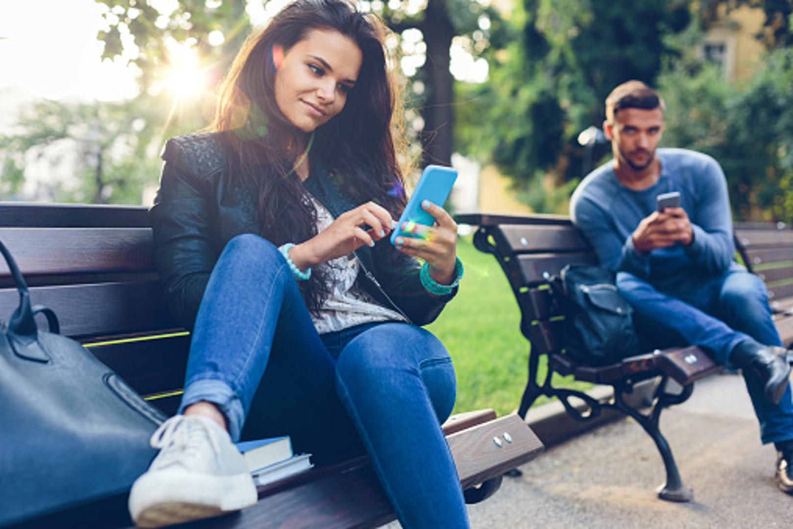 Jedan muškarac ispričao je kako je upoznao djevojku online, zaljubio se i počeli su živjeti zajedno. Nakon nekoliko tjedana otkrio je da je ona već u vezi i ovo je bio način da svog partnera učini - ljubomornim!