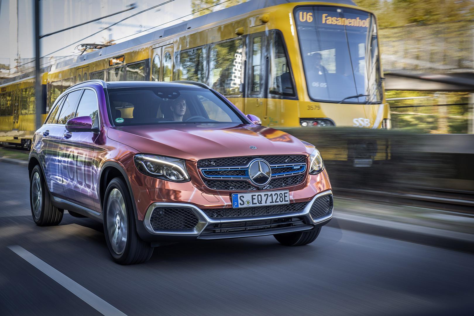 Strategiju elektrifikacije
Mercedes provodi u tri faze: EQ boost, EQ plug-in hibrid i potpuno električan EQ