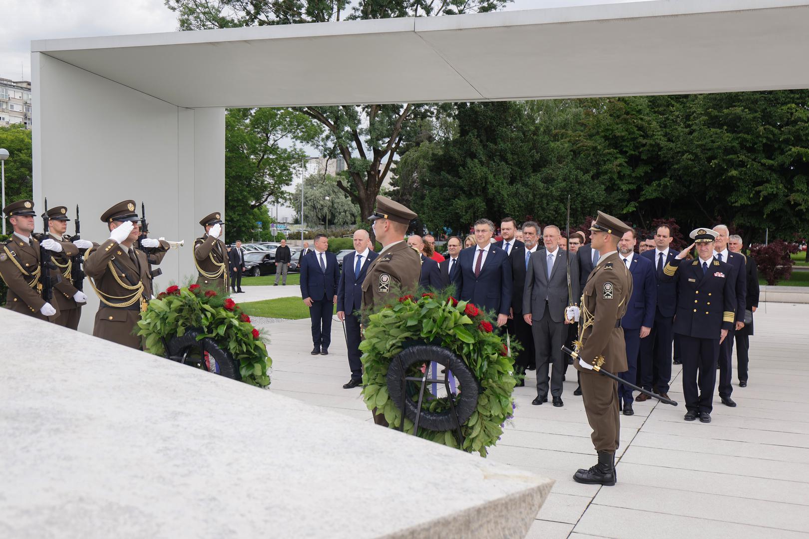 30.05.2023., Zagreb - Povodom obiljezavanja Dana drzavnosti Hrvatske, predsjednik Hrvatskog sabora Gordan Jandrokovic i premijer Andrej Plenkovic polozili su vijence i svijece na spomenik domovini. Photo: Luka Stanzl/PIXSELL