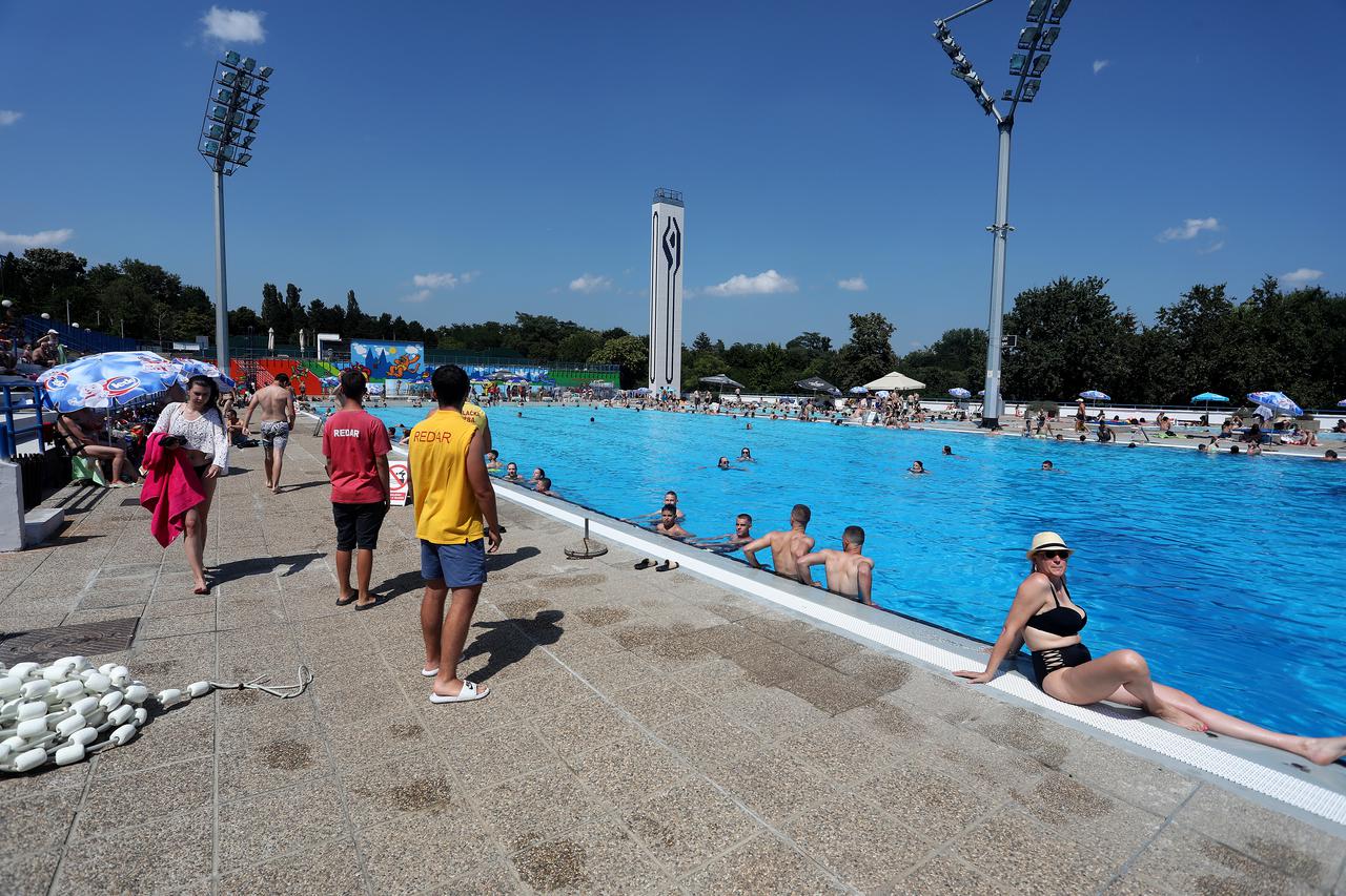 Zbog velikih vrućina Grad Zagreb omogućio je besplatan ulaz na bazene na Šalati