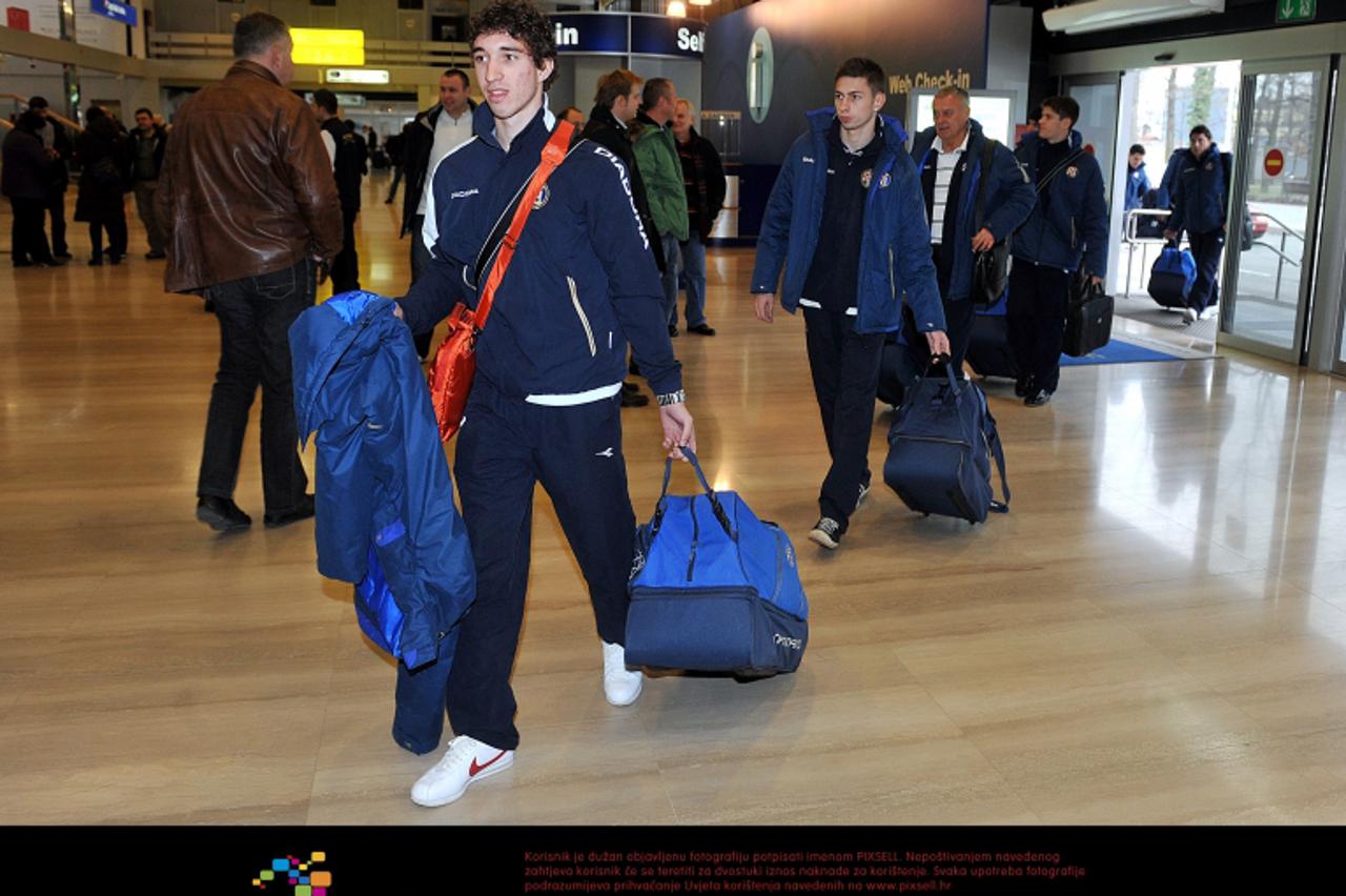 '28.01.2011., Zracna luka Zagreb, Aerodrom Pleso, Zagreb, - Odlazak nogometasa NK Dinamo na pripreme u Tursku. Sime Vrsaljko.  Photo: Goran Stanzl/PIXSELL'