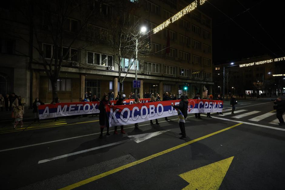 Beograd: Pokret za odbranu Kosova i Metohije održao je prosvjed ispred zgrade Predsjedništva Srbije