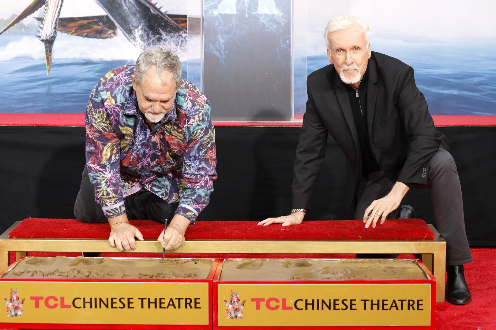 Photo by: John Rasimus/starmaxinc.com
STAR MAX
©2023
ALL RIGHTS RESERVED
Telephone/Fax: (212) 995-1196
1/12/23
Jon Landau and James Cameron attend the handprints and footprints ceremony honoring "Avatar: The Way Of The Water" filmmakers James Cameron and Jon Landau at TCL Chinese Theatre in Hollywood, California on January 12, 2023. Photo via Newscom Photo: John Rasimus/starmaxinc.com/NEWSCOM