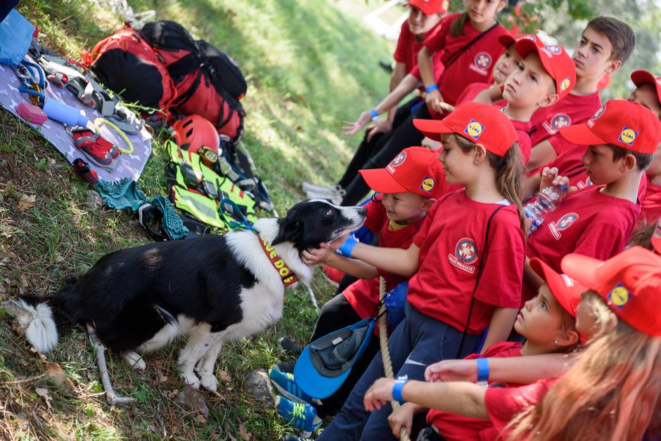 U Starigradu održana 3. škola u prirodi Lidla i HGSS-a