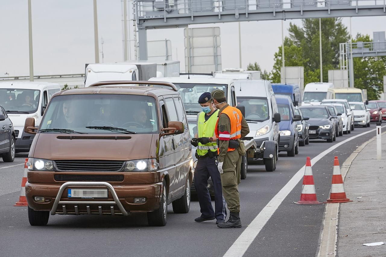 AUSTRIA-NICKELSDORF-BORDER-REOPENING