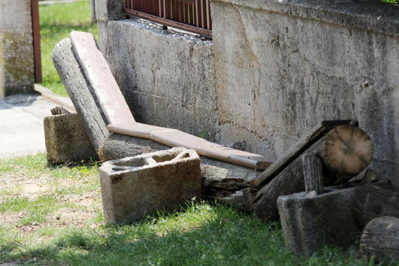 drniš,motorna pila,napad (1)