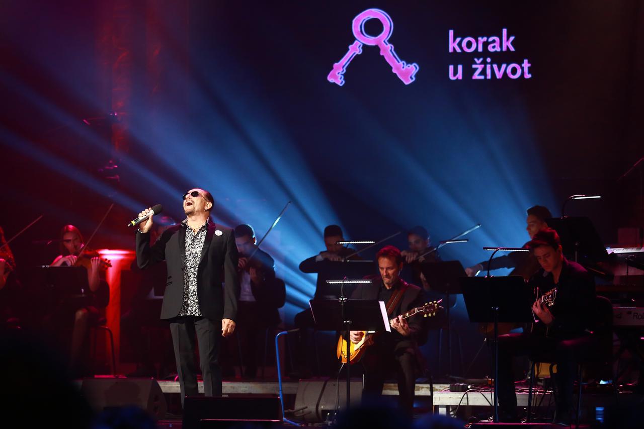 Humanitarni glazbeni koncert 'Deseti korak u život'